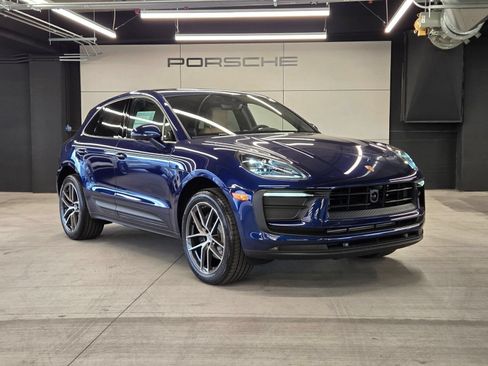Certified 2026 Porsche Macan AWD/4WD image 27