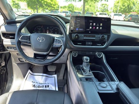 Used 2025 Toyota Grand Highlander AWD Hybrid image 28