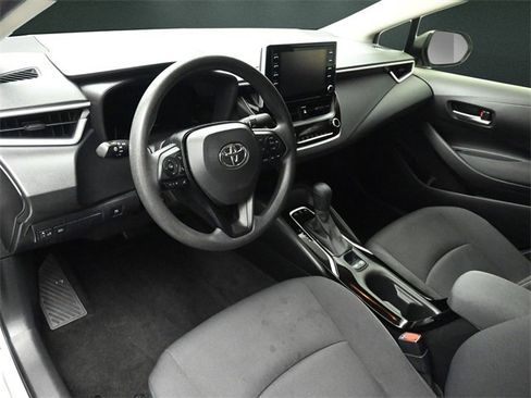 Used 2020 Toyota Corolla LE image 9