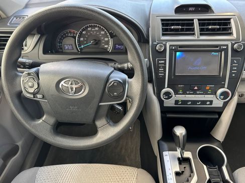 Used 2012 Toyota Camry LE FWD image 18