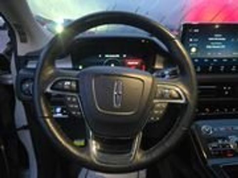 Used 2023 Lincoln Nautilus AWD image 6