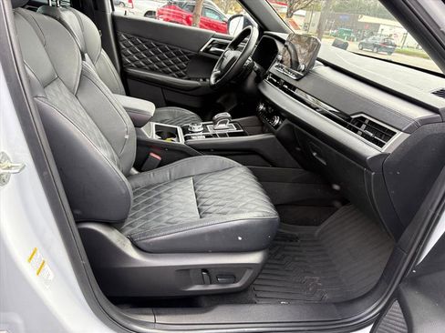 Used 2023 Mitsubishi Outlander SEL image 16