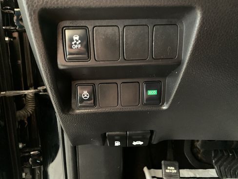 Used 2017 Nissan Rogue Sport SV w/ SV All-Weather Package FWD image 27