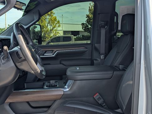 Used 2024 Chevrolet Silverado 2500 High Country w/ High Country Premium Package image 21