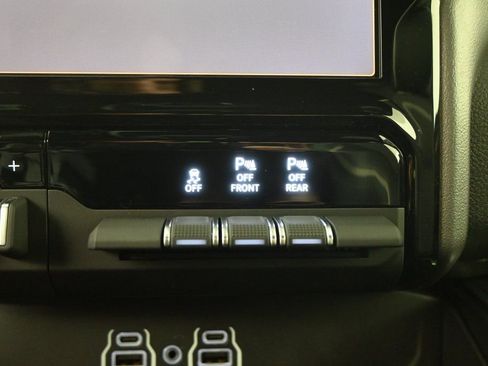 Used 2025 RAM 1500 Laramie image 30