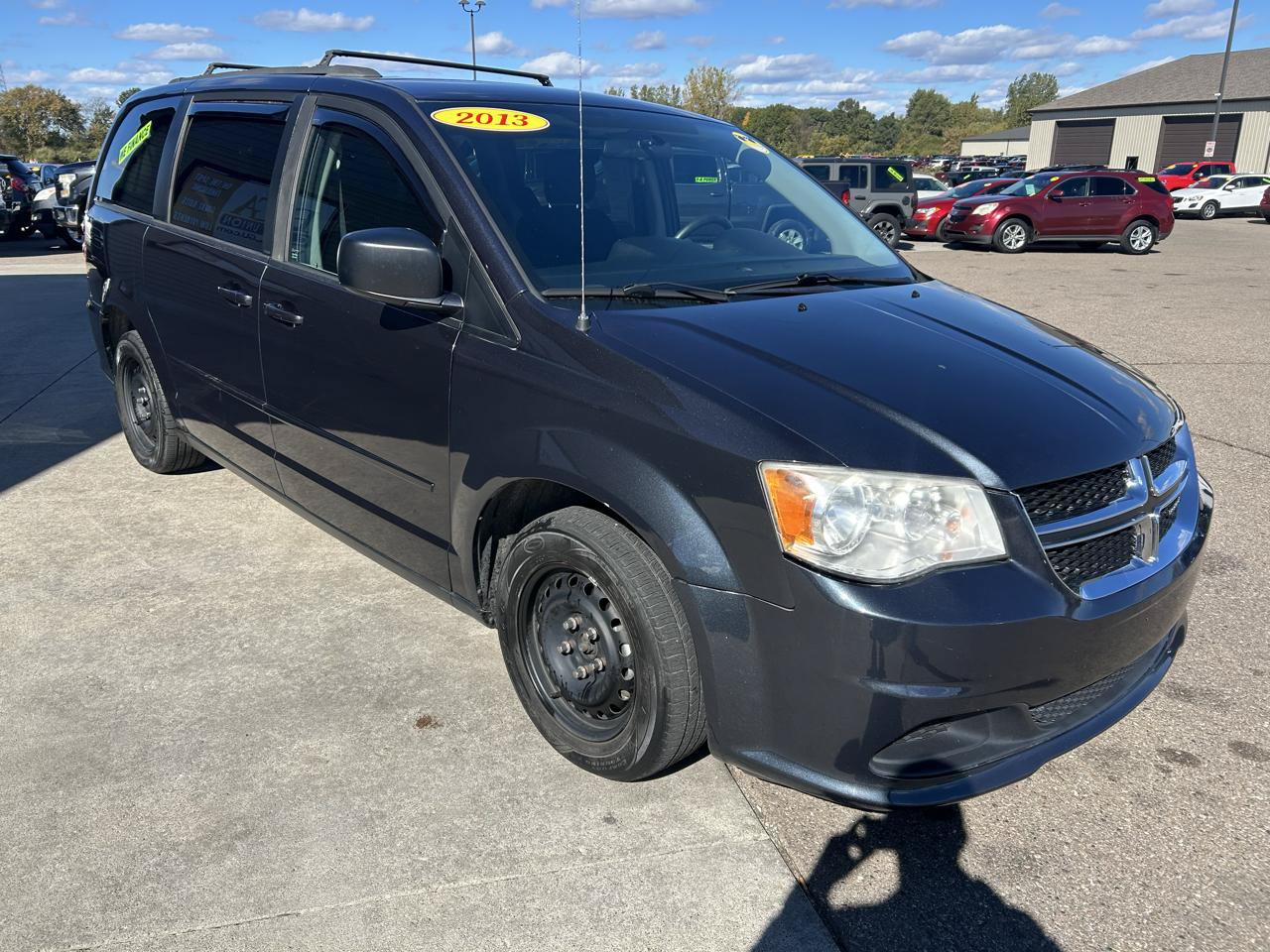Used 2013 Dodge Grand Caravan SXT FWD image 3