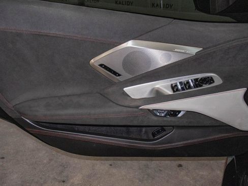 Used 2023 Chevrolet Corvette Stingray Premium Conv w/ Z51 Performance Package RWD image 9