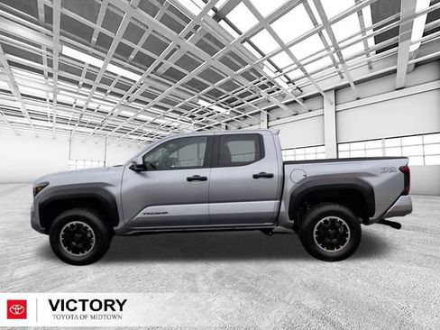 Used 2024 Toyota Tacoma TRD Off-Road AWD/4WD image 7