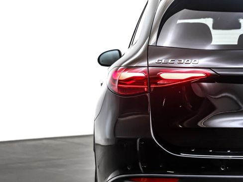 Certified 2025 Mercedes-Benz GLC 300 GLC 300 SUV image 16