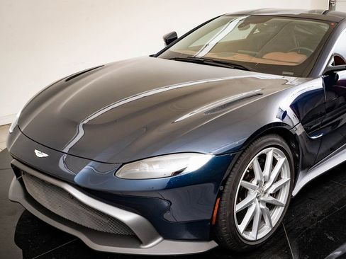 Used 2020 Aston Martin V8 Vantage Coupe image 19