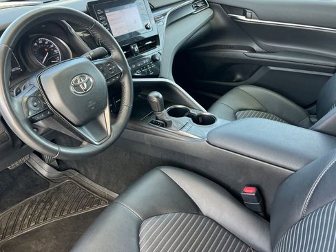 Used 2024 Toyota Camry SE image 14