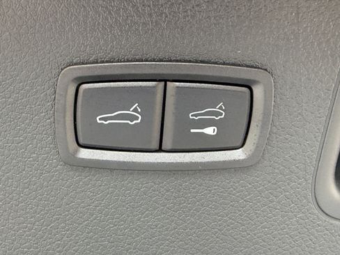 Certified 2025 Porsche Macan GTS AWD/4WD image 14