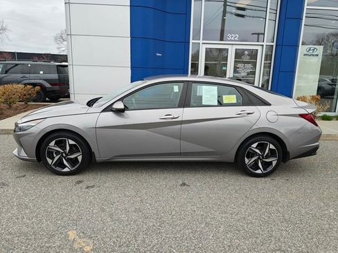 Used 2023 Hyundai Elantra SEL w/ Convenience Package FWD image 5