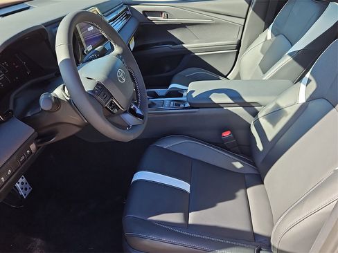 New 2026 Toyota Camry Hybrid image 19