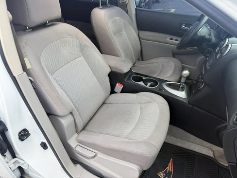 Used 2012 Nissan Rogue SV w/ Premium Pkg FWD image 11