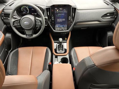 Used 2025 Subaru Forester Touring image 11