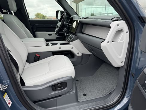 New 2026 Land Rover Defender 110 S AWD/4WD image 3