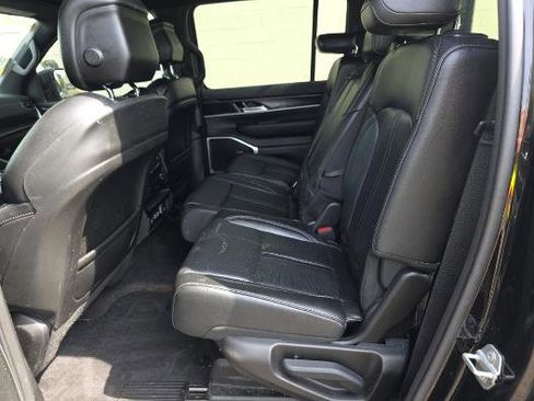 Used 2023 Jeep Wagoneer L 4WD image 11