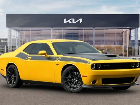 Used 2017 Dodge Challenger T/A RWD image 2