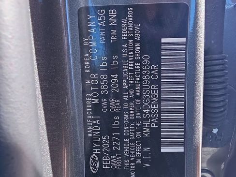 Used 2025 Hyundai Elantra SEL FWD image 32
