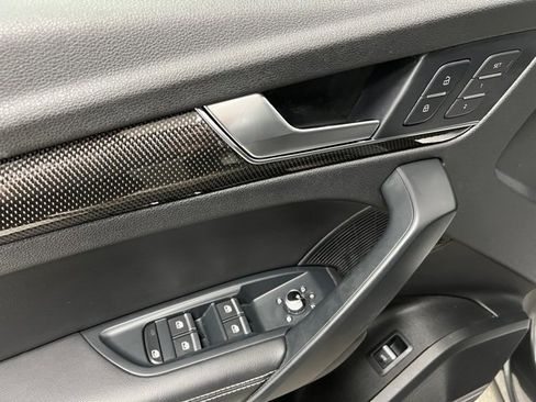 Used 2018 Audi SQ5 Prestige w/ Prestige Package image 25