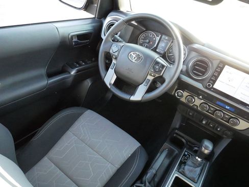 Certified 2022 Toyota Tacoma TRD Sport image 9