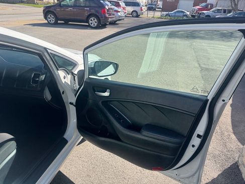 Used 2017 Kia Forte LX image 21