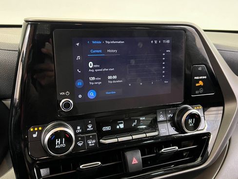 Used 2023 Toyota Highlander XLE image 41