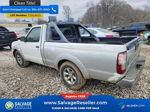 Used 2001 Nissan Frontier XE image 3