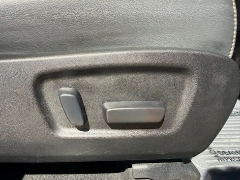 Used 2018 Toyota Highlander XLE image 34