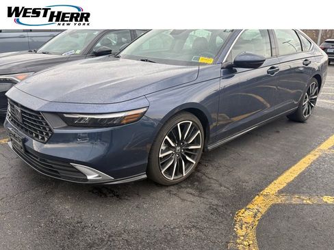 Used 2023 Honda Accord Touring image 1