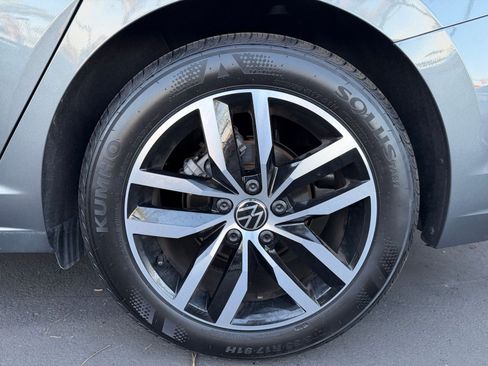 Used 2025 Volkswagen Jetta SE image 29