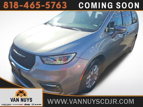 Used 2021 Chrysler Pacifica Touring-L image 1