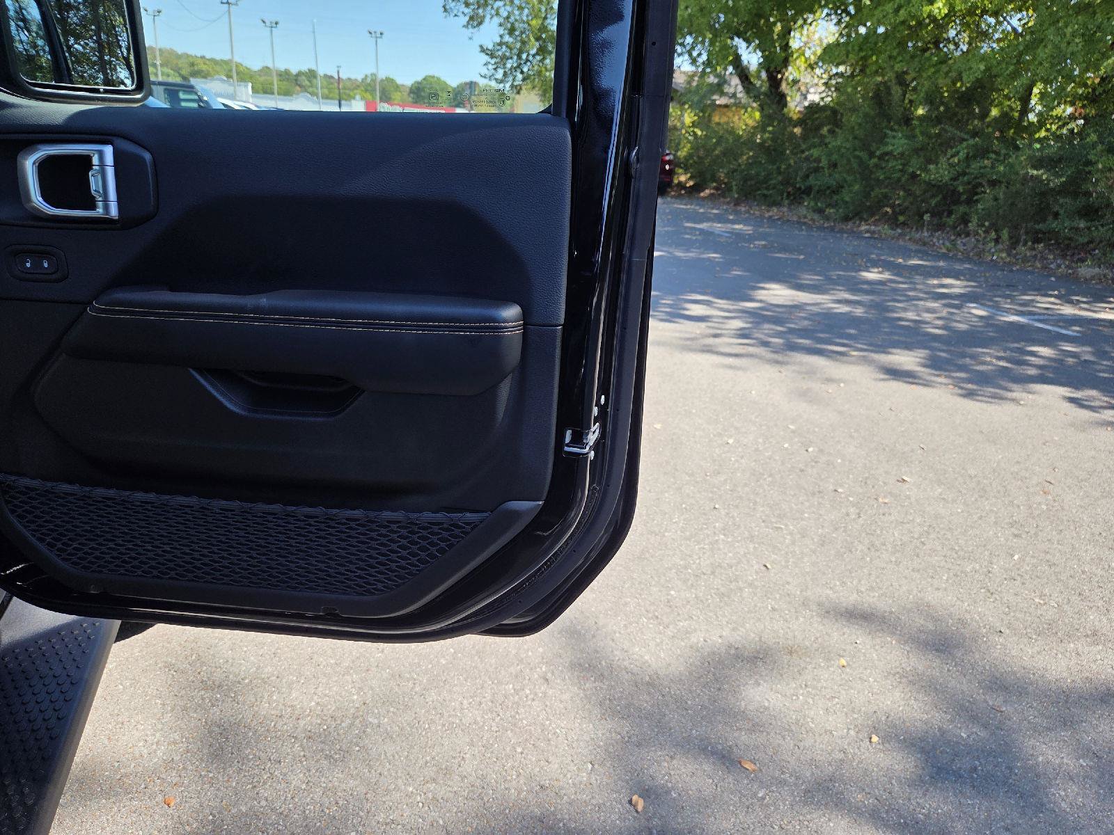 New 2027 Jeep Wrangler Unlimited Sahara AWD/4WD image 41