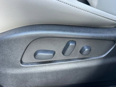 Certified 2023 Cadillac XT4 Luxury image 13