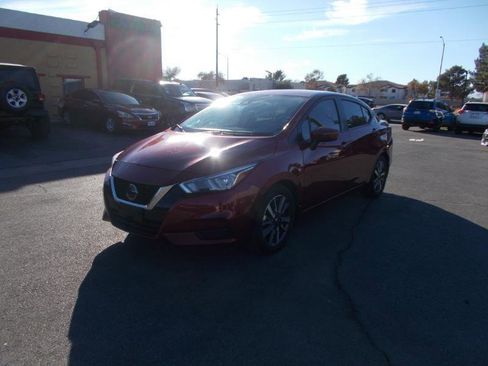 Used 2021 Nissan Versa SV FWD image 4