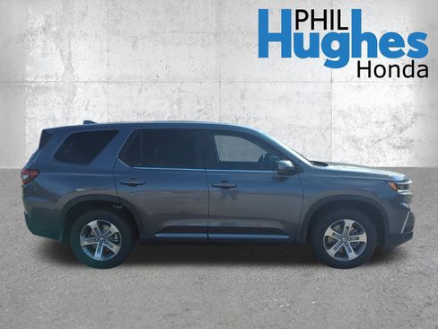 New 2025 Honda Pilot EX-L image 2