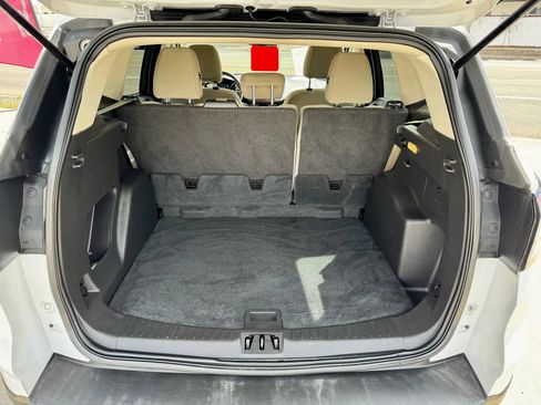 Used 2017 Ford Escape SE image 4