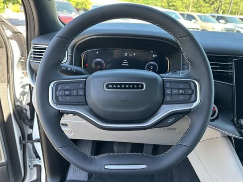 Certified 2025 Jeep Wagoneer 4WD image 12