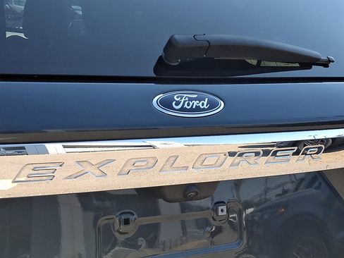 Used 2023 Ford Explorer King Ranch AWD/4WD image 31