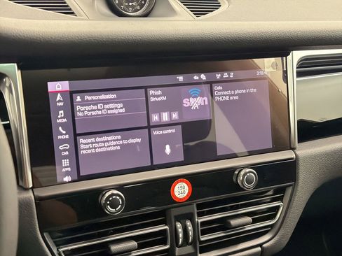 New 2026 Porsche Macan image 21