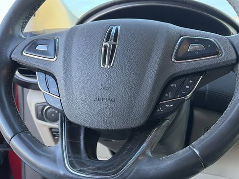 Used 2017 Lincoln MKX Select w/ Select Plus Package image 21