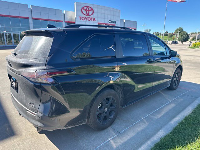 Used 2026 Toyota Sienna XLE Woodland Edition AWD/4WD image 3