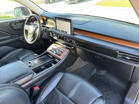 Used 2020 Lincoln Aviator Reserve image 13