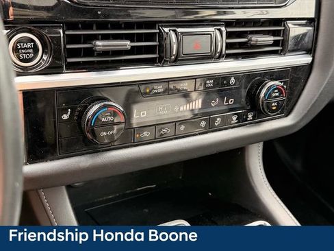 Used 2022 Nissan Pathfinder SL w/ SL Premium Package AWD/4WD image 24