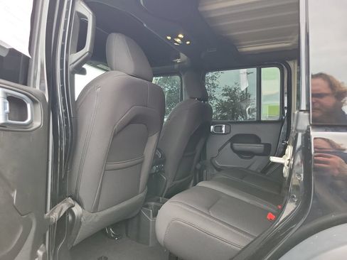 Used 2023 Jeep Wrangler Unlimited Sport AWD/4WD image 11