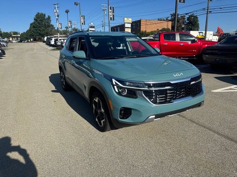 Certified 2024 Kia Seltos EX AWD/4WD image 1