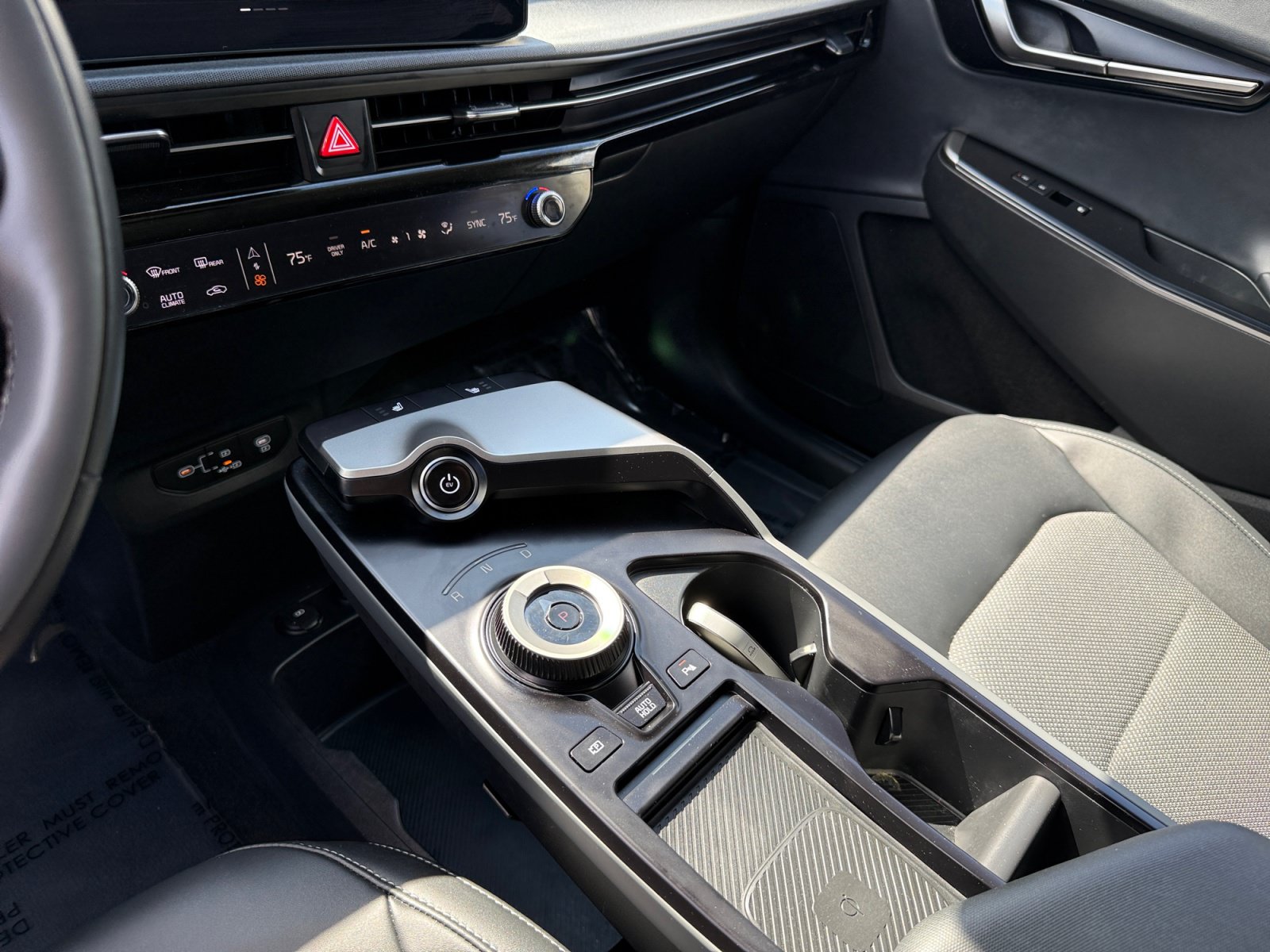 Used 2025 Kia EV6 Light w/ Light LR Technology Package RWD image 13