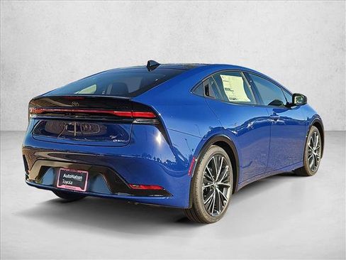 New 2027 Toyota Prius Limited FWD image 2
