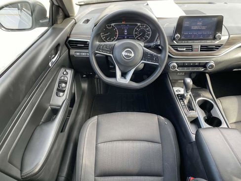 Used 2024 Nissan Altima 2.5 SV image 7